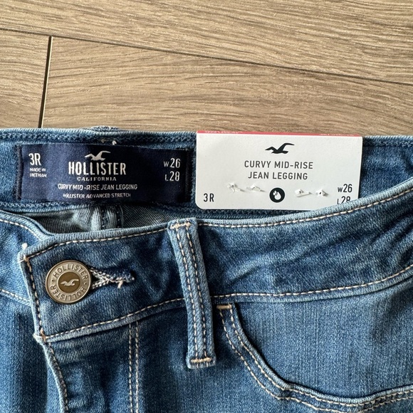 Hollister Curvy Mid Rise Jean Legging - Picture 2 of 3